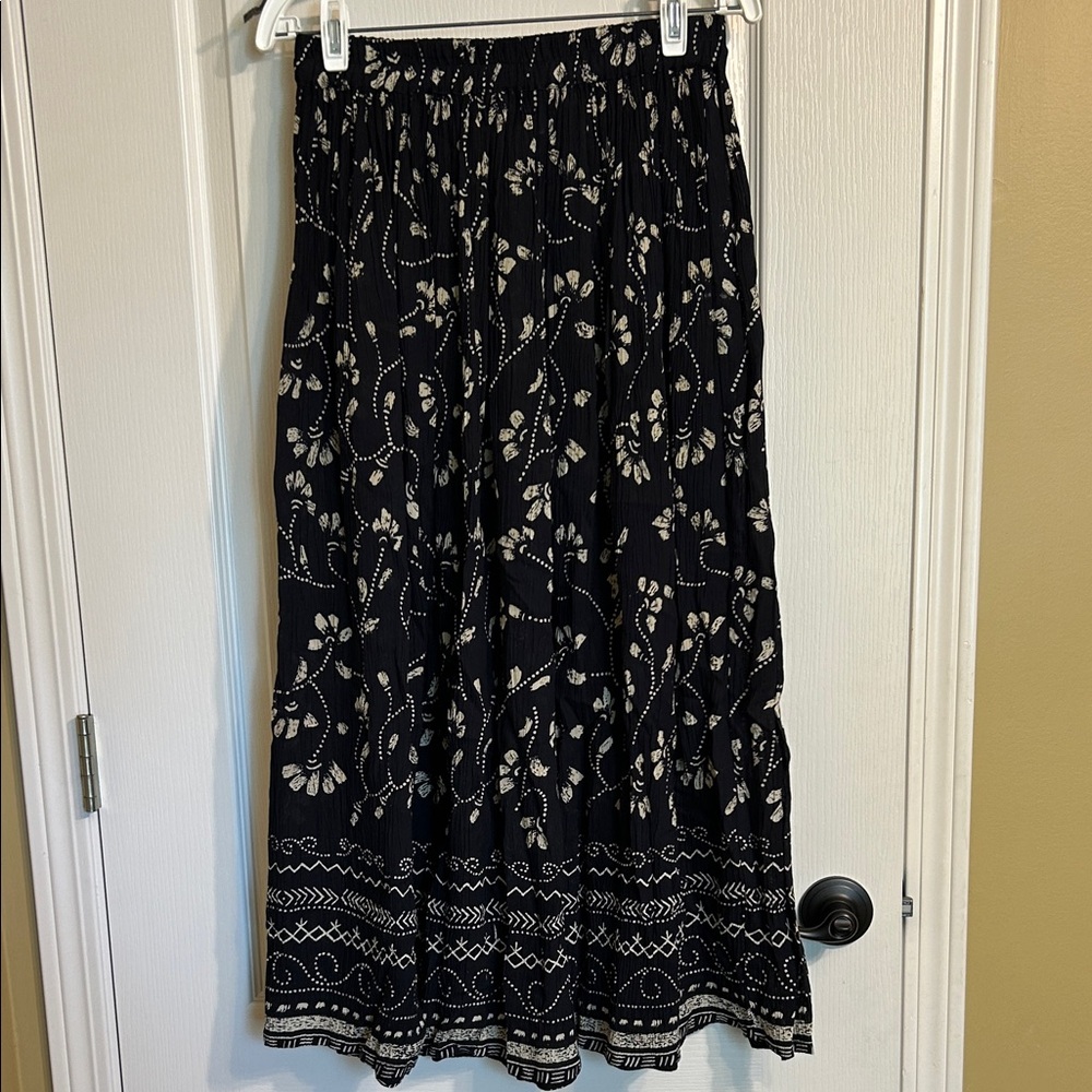 Elegant Black and White Floral Skirt